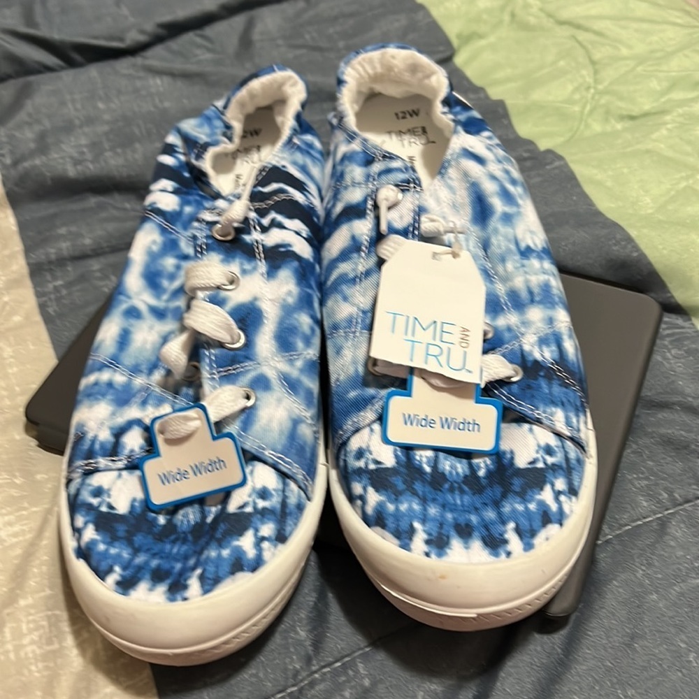 Women sneakers - Picture 2 of 4